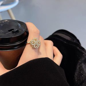 Drehbarer Diamanten Vierblättriger Kleeblatt Ring
