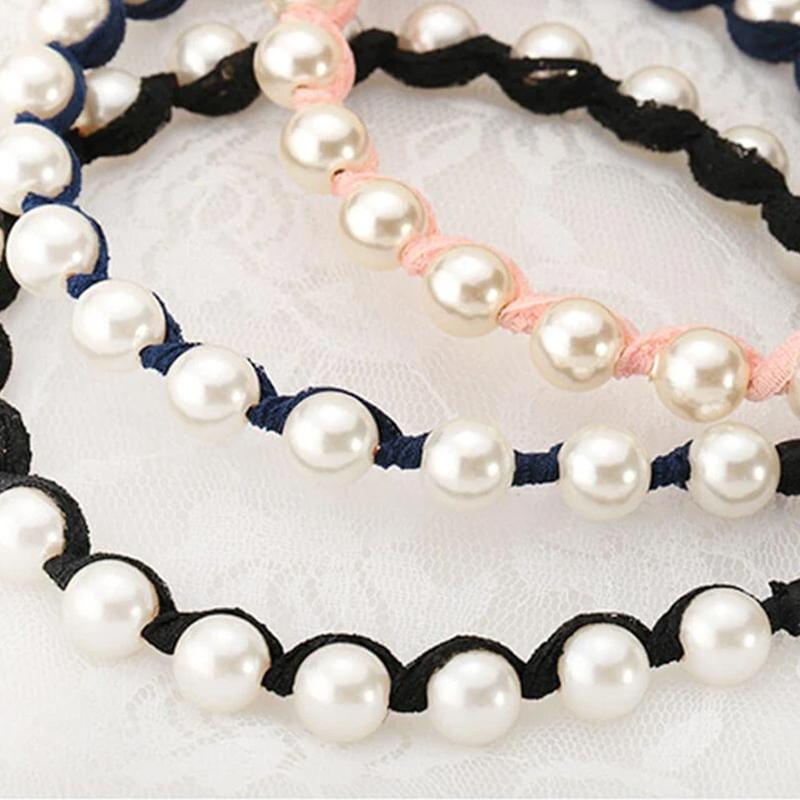 Elegantes Stirnband aus Perlen und Spitze