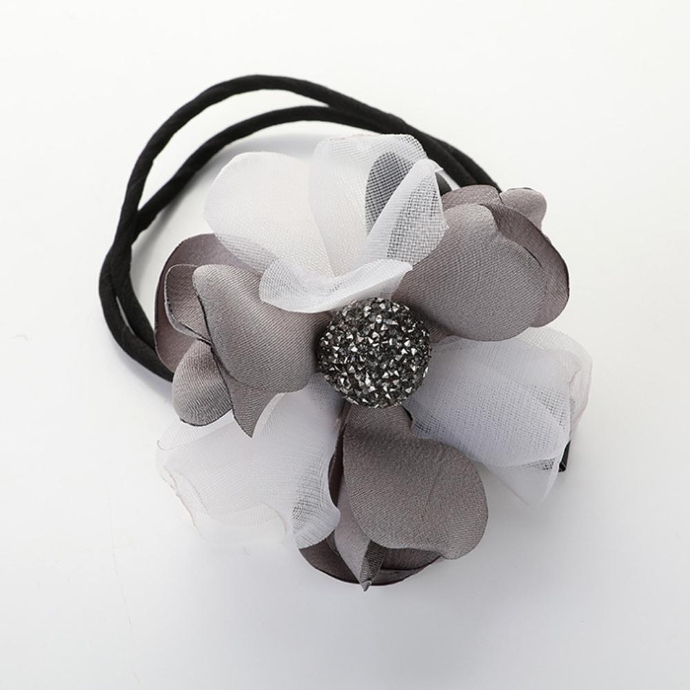 Zauberhafter Blumen Haarschmuck